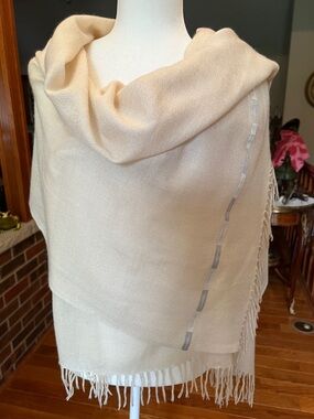 CHANEL KNIT CASHMERE SHAWL